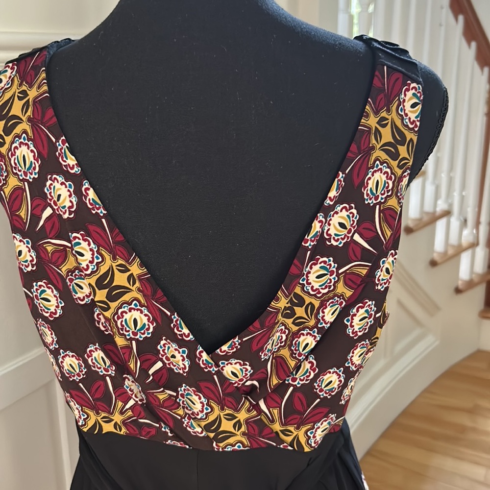 London Times size 12 sundress with “V” front and back and back tie - Picture 6 of 9